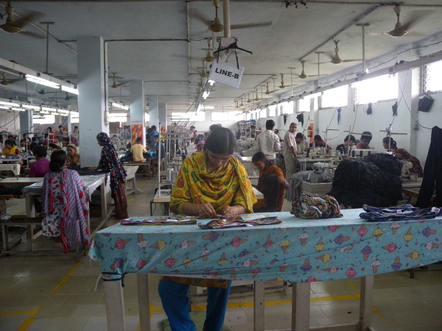 IA dans le textile et la mode : design, supply chain et contrôle qualité à l'heure de l'IA